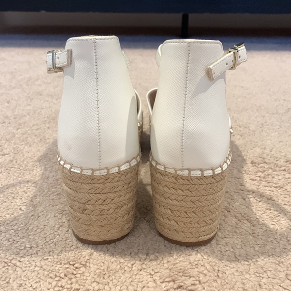 KELLY & KATIE Platform Wedges - Picture 4 of 6